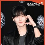 김선호, 빠져드는 보조개 <b>미소</b> [엑's 숏폼]