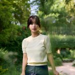 “한여름에도 산뜻하게”…기은세, <b>청량</b> 스웨터→여름빛 산책