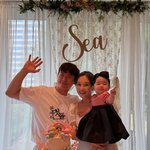 돌잔치..가족끼리 하는데도 이렇게 <b>성대</b>하네 “우리 참 수고했다”