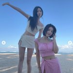 권은비X김민주, 이 몸매 무슨 일..비키니 입고 탄탄한 몸매