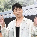 접고 스타일리스트와 재혼…'돌싱글즈' <b>MC</b>까지 '겹경사' [종합]