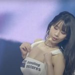 끈을 갑자기 왜 튕겨…<b>이해인</b> 빠진 키스오브라이프, 멤버들이 아깝다...