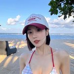 워터밤보다 뜨거워…권은비, <b>해변</b> 비키니 포착 [DA]