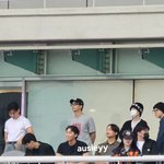 제이홉 콘서트에 방탄 다 왔음