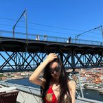 레드+호피 비키니...효민, '금융인 남편' 반한 독보적 원탑 글래머