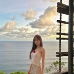 <b>츄</b>, 여름 한복판에 피어난 청량 미모의 정석