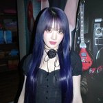 민니, 고딕 요정 강림…<b>보랏빛</b> 머리와 블랙룩의 완벽 조화