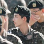 군인이 좋기는 <b>처음</b>임.....
