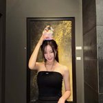 ‘금융맨’ 효민, 국내 2벌 드레스 입고 초호화 생일파티…결혼 후...