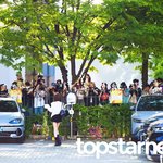 멈추지 않는 출근길 팬미팅’ (웬디의 영스트리트 출근길) [<b>HD</b>포토]