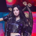 아이린&amp;슬기' 아이린 "<b>첫콘</b> 때 바들바들…응원 덕 잘하고 싶어져"