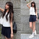 ‘이렇게 걷는데 장미가 피죠’…황신혜 딸 이진이, 플리츠 여신 강림한...