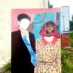 아이유 “광례똘 <b>애순</b>이 약속 지키러 왔주게” 제주 할망작가 전시...