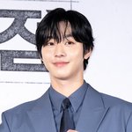 [현장포토] "가슴이 두근두근"…안효섭, <b>로멘</b>틱 손하트