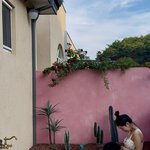 ‘<b>태교</b>여행’ 최성욱, 김지혜 만삭배에 입맞춤 “도저히 비행기는 못타고”