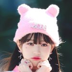 장원영은 어떻게든 떴을 아이돌 같은데