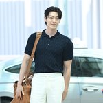 김우빈, 문에 걸릴까 걱정되는 태평양 어깨‥완벽한 ‘역삼각형’ 피지컬