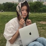 “덤벼더위”…우주소녀 엑시, <b>초여름</b>의 여유→청량한 피크닉 감성