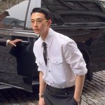 <b>현진</b> 완전 잘생겼다