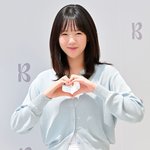 지예은 '미소와 함께 하트'[엑's <b>HD</b>포토]