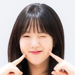 [T포토] 지예은 '윙크+볼콕은 반칙'