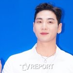 <b>백호</b>, 홍진경·장영란·이지혜 만났다…'방탄핑크' 데뷔곡 프로듀싱