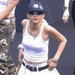 <b>쿄</b><b>카</b> 어깨라인 개이쁘다