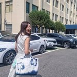 '1조 매출 <b>CEO</b>' 안선영, 용산경찰서 출석…"힘들 때 웃어야...