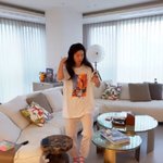 집 공개 '넓은 거실+감성 <b>쇼파</b>'..제주 집과는 또 다른 분위기