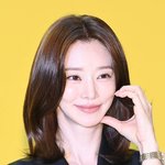 이주빈 <b>미담</b>…새 소속사 전 직원에 뷰티템 선물 "잘 부탁드려요"...