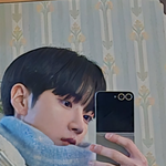 “밤의 설렘을 닮은 시선”…하유준, 고요한 기다림→<b>여름날</b> 감성 셀카