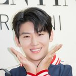 [현장포토] "웃으면, 유죄"...덱스, 여심 <b>사냥</b>꾼