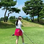 변함없는 여신" 김태희, 동생 이완이<b>보미</b> 부부와 골프