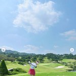 김태희, 골프장에서도 빛난 미모…이보미와 화기애애한 '시누이·<b>올케</b>'