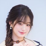 장원영 <b>어뮤즈</b>도 이뻤는데