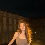 50kg' 이성경, 팔뚝은 뼈말라인데 <b>볼륨</b>감은 이 정도…마네킹급...