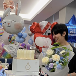 이민호, 한류 인기배우 12년 연속 1위 답네..방 가득 채운 생일...