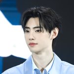 [어케생각해] 엔하이픈 <b>성훈</b> 오늘 레전드 찍었다… 얼굴 미쳤어 진심