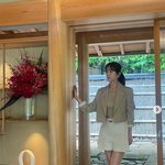 한지민, <b>대체</b> 누가 꽃이야?..'10살 연하' 최정훈이 반할 수밖에