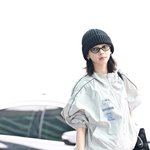 [현장포토] "<b>햇살</b>보다 눈부셔"…카리나, 치명적 눈맞춤