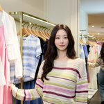 백화점 찾은 이주빈, <b>청량</b> 바캉스룩의 정석