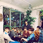 데뷔 소속사와 재계약 없이 활동 중인 남돌들