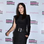 [소통] 송지효, 녹아내린 듯한 치마로 파격美 방출‥강렬한 본업...