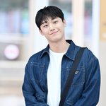 임지연’ 이도현, 전역 후 더 어려졌네? 대학생 같은 훈훈 캐주얼룩