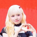 [소통] [현장포토] "만화에서 나왔어"...<b>미아</b>, 금발의 요정