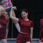 걸그룹 <b>이딴의상</b> 첨봐