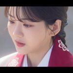 조이현, <b>굿판</b> 벌이다가 지각 위기+거꾸로 걸어오는 추영우에 첫눈에...