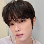 <b>성찬</b> 너무 이쁘게 생김