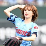 <b>롯데</b> 4연승! 승리요정 웬디의 상큼 시구...대역전극 터진 사직구장...