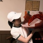 '이도현' 임지연, '곰신 탈출' 후 겹경사…꽃다발 한아름 들고 '<b>미소</b>'